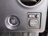 ダイハツのお店では、ダイハツ車を知り尽くしたプロフェッショナルが、専用の診断機器を使って各システムを点検しております。