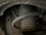 お車を安心してお乗りいただく為には、足回りの定期点検が欠かせません。サービスサポート(有償保証)では無料点検もご提供しており、安心のカーライフをお過ごしいただけるサポート体制が整っています。