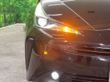 【LEDヘッドライト】悪天候や夜間走行時も良好な視界を確保し安心して運転できる高輝度LEDヘッドライトを装備!点灯速度が早く、消費電力も抑えられています。