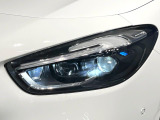 ●LEDヘッドライト:夜間走行時も良好な視界を確保し安心して運転できる高輝度LEDヘッドライトを装備!点灯速度が早く、消費電力も抑えられています。