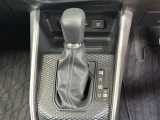 ハンドルに近い位置で、運転席からも見やすく操作しやすい ☆★インパネシフト★☆ どのギアに入っているか一目瞭然(^^)
