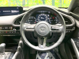 【純正革巻きステアリング】上質な革を使用することで、手にしっかり馴染みとても運転しやすいハンドルです♪