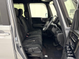 運転席の高さを変更できるので、体格に合わせた位置で運転できます!