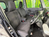 運転席シート廻りは使用感も少なく、良好な状態となっています。丁寧に使われていたことがよくわかりますね。
