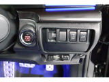 キーレスアクセス&プッシュスタート。アクセスキーを携帯して運転席か助手席のドアハンドルの内側に触れるだけで開錠 ドアハンドルのセンサーに触れて施錠