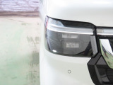 LEDヘッドライトは、点灯の瞬間から光量を発揮し、突然暗くなるトンネルなどでの安定感を高めます。