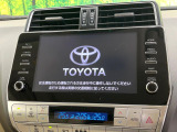 【メーカー純正ナビ】インテリアに溶け込むスタイリッシュな「専用設計」メーカーナビを装備♪視認性や操作性など基本性能にも優れ、より上質なカーライフをお楽しみいただけます。
