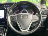 【純正革巻きステアリング】上質な革を使用することで、手にしっかり馴染みとても運転しやすいハンドルです♪