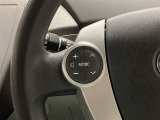 ステアリングスイッチ付き。前方から目を離すことなく操作することが可能です。