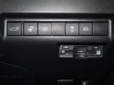パワーバックドア/ステアリングヒーター/フロントガラス熱線/VSC OFF/オートマチックハイビーム