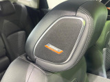 【BOSEサウンドシステム】メーカーオプションの高品位サウンドシステムを搭載。専用のチューニングが施された大小様々なスピーカーから良質なサウンドが奏でられ、臨場感あふれる音響空間を演出します。