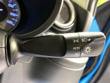 【オートライト】周りの明るさに応じて自動でヘッドライトの点灯・消灯ができる機能です!ライトの付け忘れ・消し忘れなどが無くなり、雨の日や夕方の走行も安心!トンネル通過時も便利ですね♪