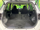 普段のお買い物や通勤、送迎等に十分な荷室スペースを確保しております。セカンドシートを倒すと、大きな荷物の積載も可能です♪