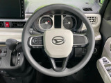 インテリアに合わせたデザインのステアリングは、運転される方のことも考え、運転しやすい形状、大きさです。是非一度、実際に触ってお確かめください。