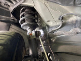 お車を安心してお乗りいただく為には、足回りの定期点検が欠かせません。サービスサポート(有償保証)では無料点検もご提供しており、安心のカーライフをお過ごしいただけるサポート体制が整っています。