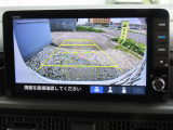 リアワイドカメラシステム!従来の視野に加えて、後方側方を約180&deg;まで見えるワイドビューと、後方を真上から見たような視野で駐車時などに便利なトップダウンビューの3つの視野があります!