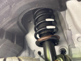 お車を安心してお乗りいただく為には、足回りの定期点検が欠かせません。サービスサポート(有償保証)では無料点検もご提供しており、安心のカーライフをお過ごしいただけるサポート体制が整っています。
