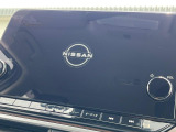 【メーカー純正9型ナビ】インテリアに溶け込むスタイリッシュな「専用設計」メーカーナビを装備♪視認性や操作性など基本性能にも優れ、より上質なカーライフをお楽しみいただけます。