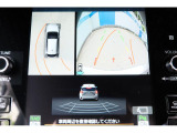 バックギアに入れるとバックカメラの映像がナビに映ります。障害物までの距離もわかりやすいです。