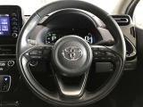 ステアリングスイッチでハンドルから手を離さなくても、音量やチャンネルなどの調整ができて安全です。