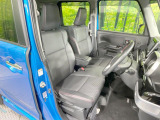 運転席シート廻りは使用感も少なく、良好な状態となっています。丁寧に使われていたことがよくわかりますね。
