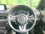【純正革巻きステアリング】上質な革を使用することで、手にしっかり馴染みとても運転しやすいハンドルです♪