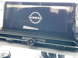 【メーカー純正12型ナビ】インテリアに溶け込むスタイリッシュな「専用設計」メーカーナビを装備♪視認性や操作性など基本性能にも優れ、より上質なカーライフをお楽しみいただけます。
