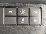 【パワーバックドア】スマートキーや運転席のボタンを押すだけでリアゲートが自動で開閉します!荷物を持っている時や、高い位置にあるバックドアを閉める際に便利な機能です♪