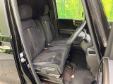 運転席シート廻りは使用感も少なく、良好な状態となっています。丁寧に使われていたことがよくわかりますね。