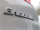 美しく輝くエンブレムが、車両全体の高級感と特別感を引き立てます。
