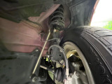 お車を安心してお乗りいただく為には、足回りの定期点検が欠かせません。サービスサポート(有償保証)では無料点検もご提供しており、安心のカーライフをお過ごしいただけるサポート体制が整っています。