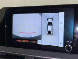 バックモニター付なので後退時に後方が見えるので安心。 車は構造上、死角がたくさんなので万が一を考えると必須ですね。 あくまで補助の為の装備、バックは目視で確認する事が重要ですよ。