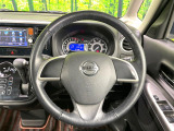 【純正革巻きステアリング】上質な革を使用することで、手にしっかり馴染みとても運転しやすいハンドルです♪