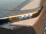 【LEDヘッドライト】悪天候や夜間走行時も良好な視界を確保し安心して運転できる高輝度LEDヘッドライトを装備!点灯速度が早く、消費電力も抑えられています。
