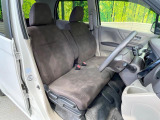 運転席シート廻りは使用感も少なく、良好な状態となっています。丁寧に使われていたことがよくわかりますね。