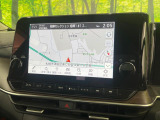 【メーカー純正ナビ】インテリアに溶け込むスタイリッシュな「専用設計」メーカーナビを装備♪視認性や操作性など基本性能にも優れ、より上質なカーライフをお楽しみいただけます。