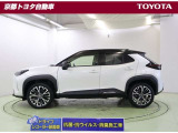 車線はみ出し防止警告【レーンアシスト】、衝突予防および衝突安全システム【PCS】で安心を。障害物や歩行者などを検知、警告してくれる【クリアランスソナー】がトラブルを未然に防ぐサポートをしてくれます。
