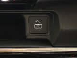 USB充電口を搭載しています!携帯電話の充電などに便利です!