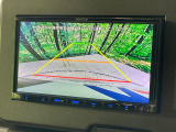 【バックカメラ】駐車時に後方がリアルタイム映像で確認できます。大型商業施設や立体駐車場での駐車時や、夜間のバック時に大活躍!運転スキルに関わらず、今や必須となった装備のひとつです!