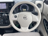 インテリアに合わせたデザインのステアリングは、運転される方のことも考え、運転しやすい形状、大きさです。是非一度、実際に触ってお確かめください。