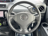 インテリアに合わせたデザインのステアリングは、運転される方のことも考え、運転しやすい形状、大きさです。是非一度、実際に触ってお確かめください。