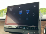 純正9インチインターナビ付きでフルセグ・DVD再生・Bluetoothなど付いてとても便利な車両です♪