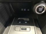 スマートキーを携行していればエンジンの始動やドアの開閉もスマートに☆