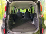 普段のお買い物や通勤、送迎等に十分な荷室スペースを確保しております。セカンドシートを倒すと、大きな荷物の積載も可能です♪