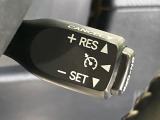 【クルーズコントロール】高速道路もラクラク走行。アクセルを離しても一定速度で走行ができ、長距離運転時の負担を軽減!加速・減速も簡単なスイッチ操作で調整できます。