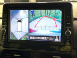 【アラウンドビューモニター】専用のカメラにより、上から見下ろしたような視点で360度クルマの周囲を確認することができます☆死角部分も確認しやすく、狭い場所での切り返しや駐車もスムーズに行えます。