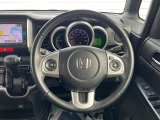 【純正革巻きステアリング】上質な革を使用することで、手にしっかり馴染みとても運転しやすいハンドルです♪