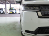 LEDヘッドライトは、点灯の瞬間から光量を発揮し、突然暗くなるトンネルなどでの安定感を高めます。
