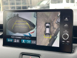 【マルチビューカメラシステム】専用のカメラにより、上から見下ろしたような視点で360度クルマの周囲を確認することができます☆死角部分も確認しやすく、狭い場所での切り返しや駐車もスムーズに行えます。