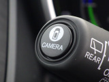 ★マルチビューカメラ★ワイパーレバー先端の「CAMERAスイッチ」を押すことで、車を上空から見下ろしたような映像をカーナビ画面に映し出し、車庫入れや縦列駐車をサポートしてくれます♪